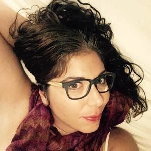 Meet your Posher, Lora